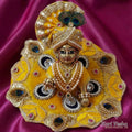 Pili Mor Poshak